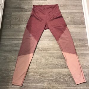 Old Navy Active Tri-Pink leggings. Size M